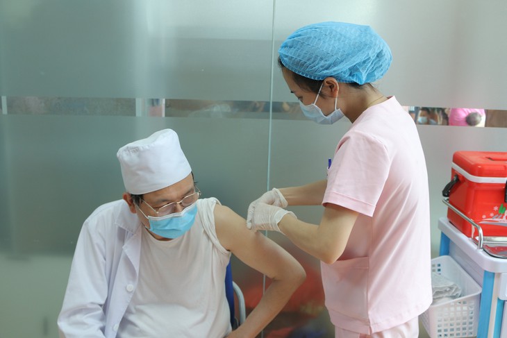 tiem chung vac xin COVID-19 thai nguyen